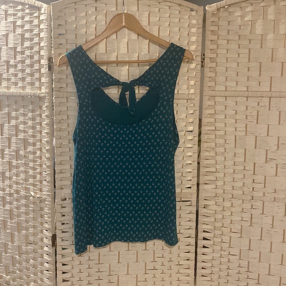 Old Navy Green Tie Back Summer Tank Top Size Large EUC - Picture 3 of 5